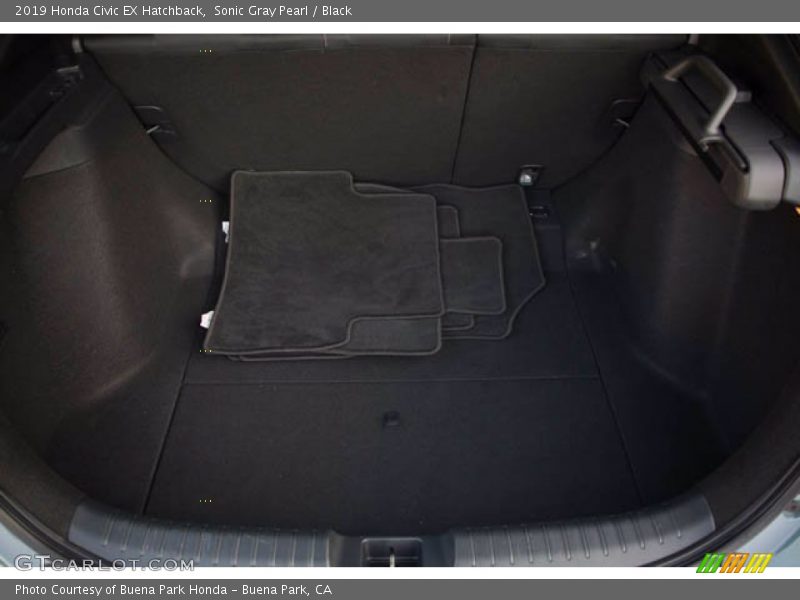 Sonic Gray Pearl / Black 2019 Honda Civic EX Hatchback