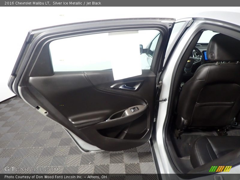 Silver Ice Metallic / Jet Black 2016 Chevrolet Malibu LT