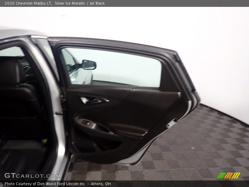 Silver Ice Metallic / Jet Black 2016 Chevrolet Malibu LT