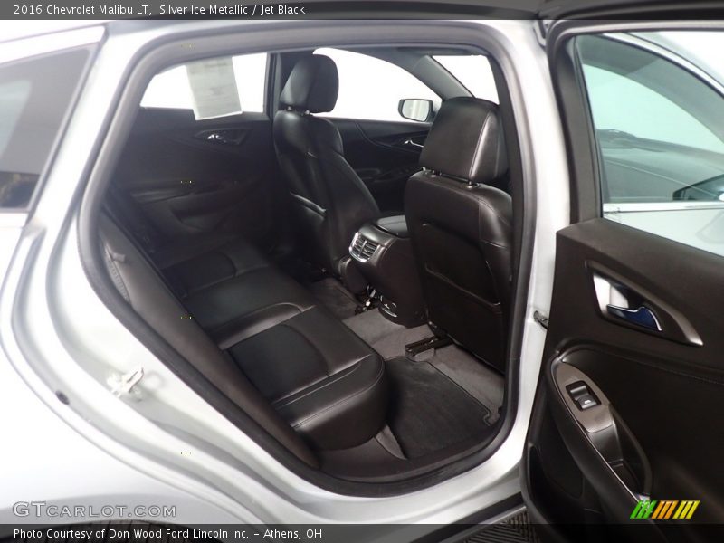 Silver Ice Metallic / Jet Black 2016 Chevrolet Malibu LT