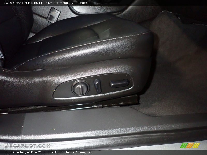 Silver Ice Metallic / Jet Black 2016 Chevrolet Malibu LT