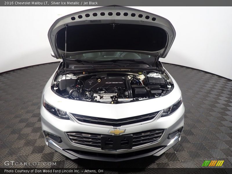 Silver Ice Metallic / Jet Black 2016 Chevrolet Malibu LT