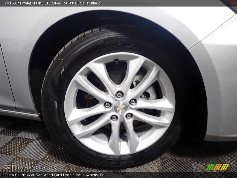 Silver Ice Metallic / Jet Black 2016 Chevrolet Malibu LT
