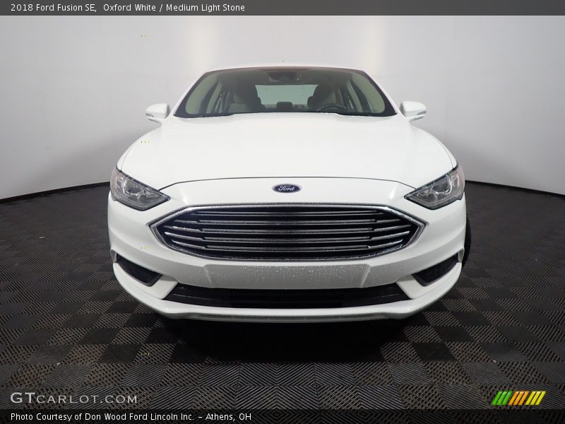 Oxford White / Medium Light Stone 2018 Ford Fusion SE