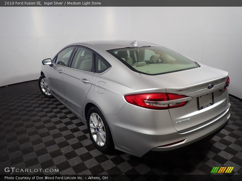 Ingot Silver / Medium Light Stone 2019 Ford Fusion SE