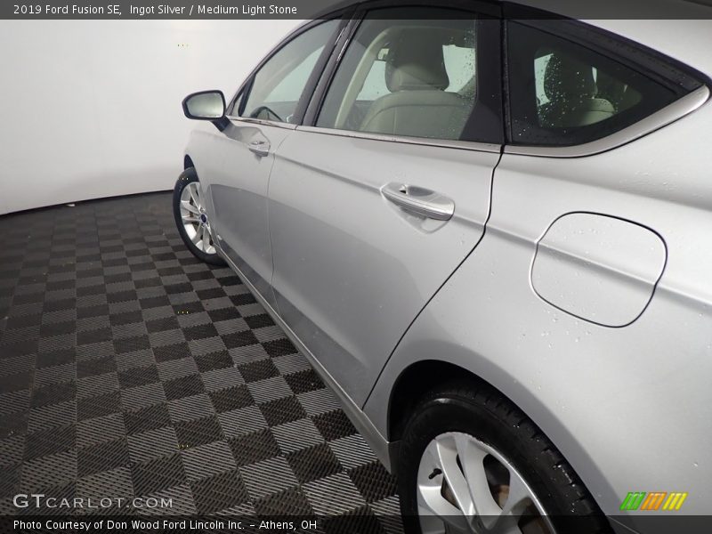 Ingot Silver / Medium Light Stone 2019 Ford Fusion SE
