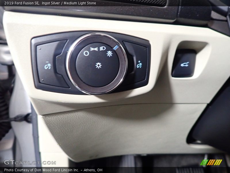 Ingot Silver / Medium Light Stone 2019 Ford Fusion SE