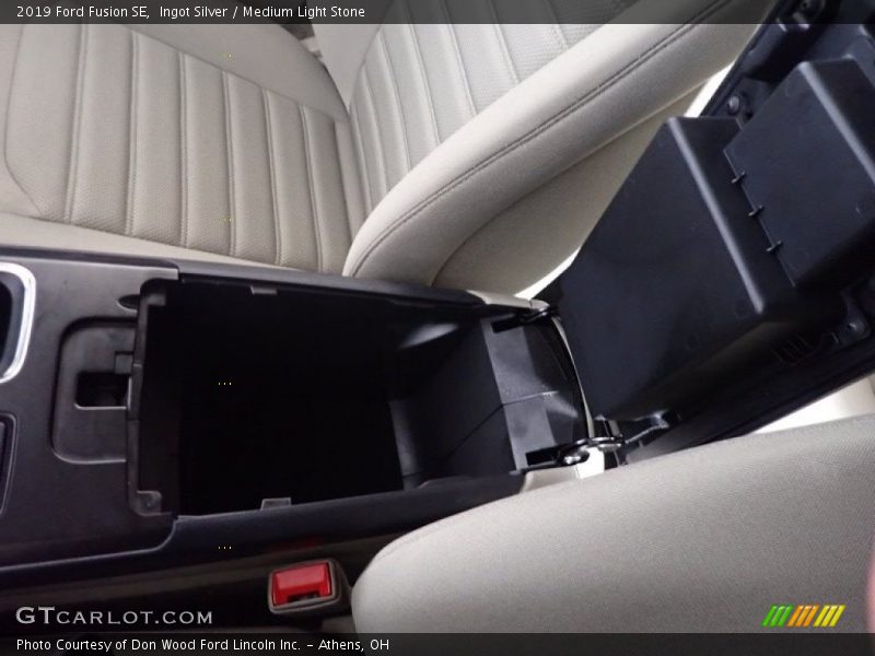 Ingot Silver / Medium Light Stone 2019 Ford Fusion SE