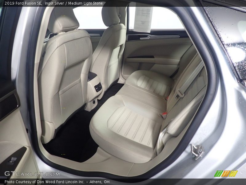 Ingot Silver / Medium Light Stone 2019 Ford Fusion SE