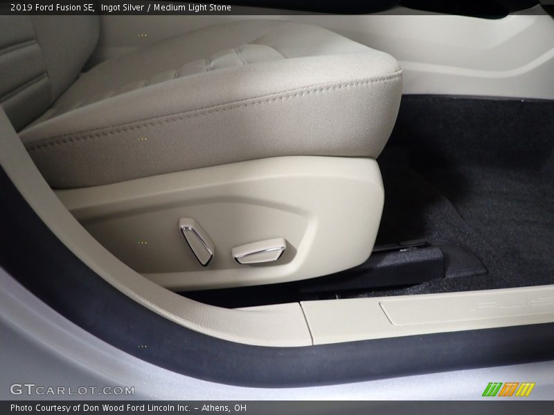 Ingot Silver / Medium Light Stone 2019 Ford Fusion SE