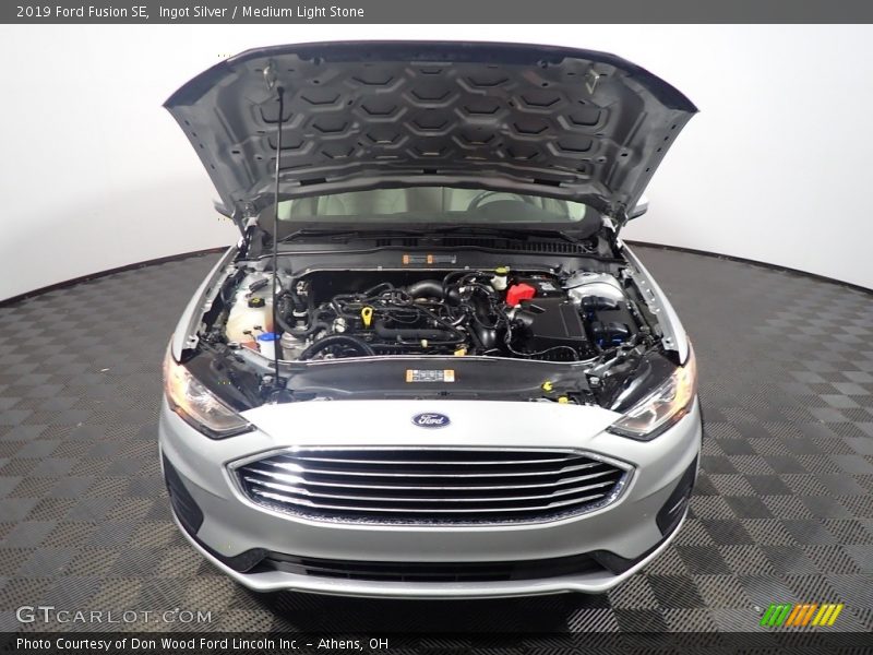 Ingot Silver / Medium Light Stone 2019 Ford Fusion SE