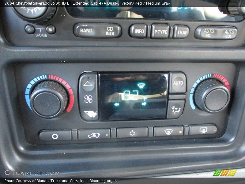 Controls of 2004 Silverado 3500HD LT Extended Cab 4x4 Dually