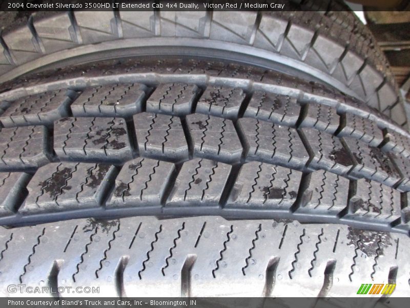 Victory Red / Medium Gray 2004 Chevrolet Silverado 3500HD LT Extended Cab 4x4 Dually