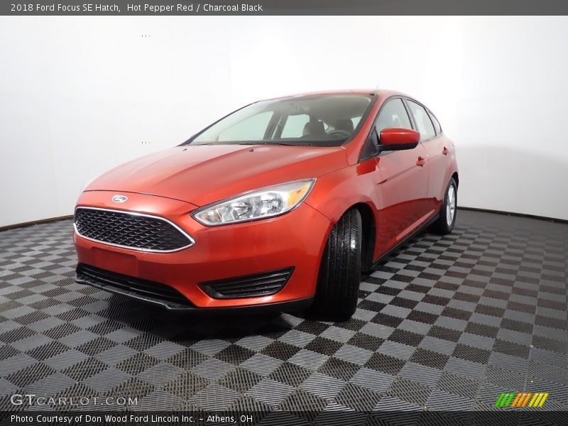 Hot Pepper Red / Charcoal Black 2018 Ford Focus SE Hatch