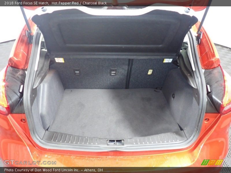 Hot Pepper Red / Charcoal Black 2018 Ford Focus SE Hatch