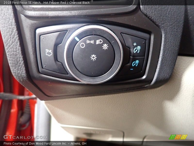 Hot Pepper Red / Charcoal Black 2018 Ford Focus SE Hatch