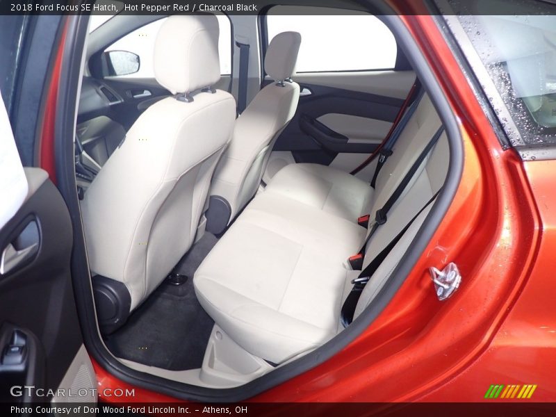 Hot Pepper Red / Charcoal Black 2018 Ford Focus SE Hatch