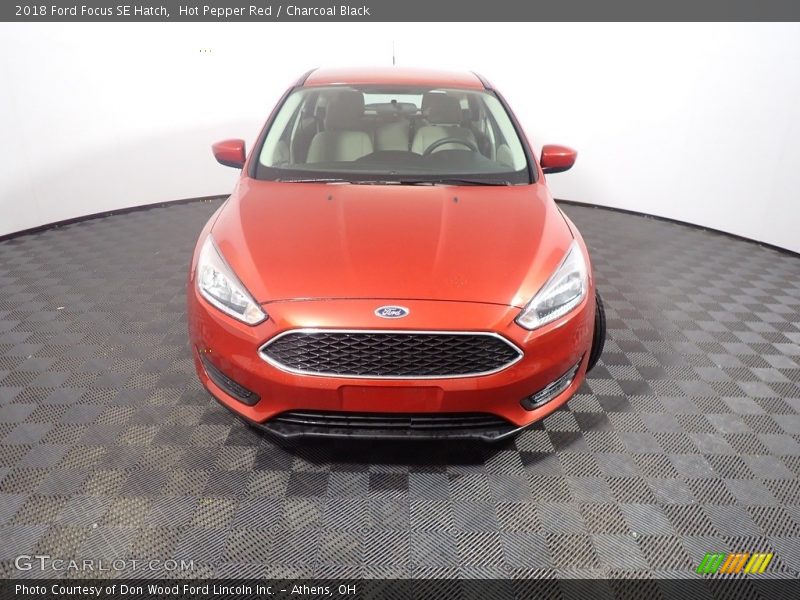 Hot Pepper Red / Charcoal Black 2018 Ford Focus SE Hatch