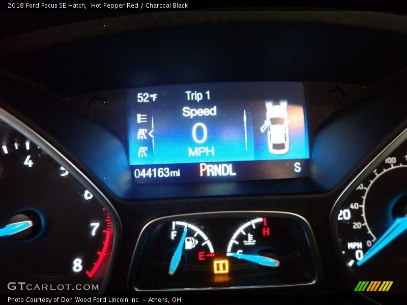 Hot Pepper Red / Charcoal Black 2018 Ford Focus SE Hatch