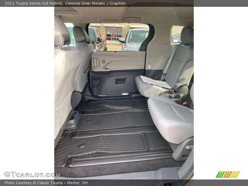 Celestial Silver Metallic / Graphite 2021 Toyota Sienna XLE Hybrid
