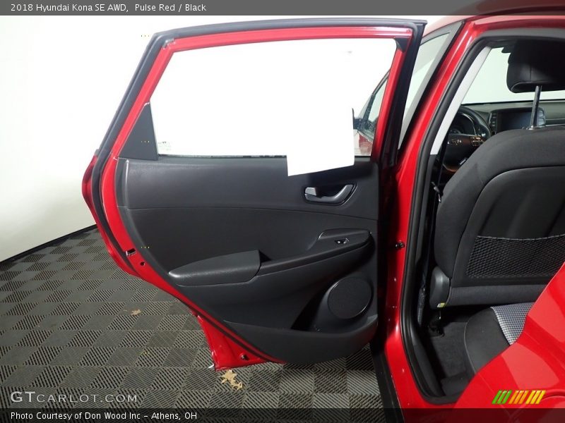 Pulse Red / Black 2018 Hyundai Kona SE AWD