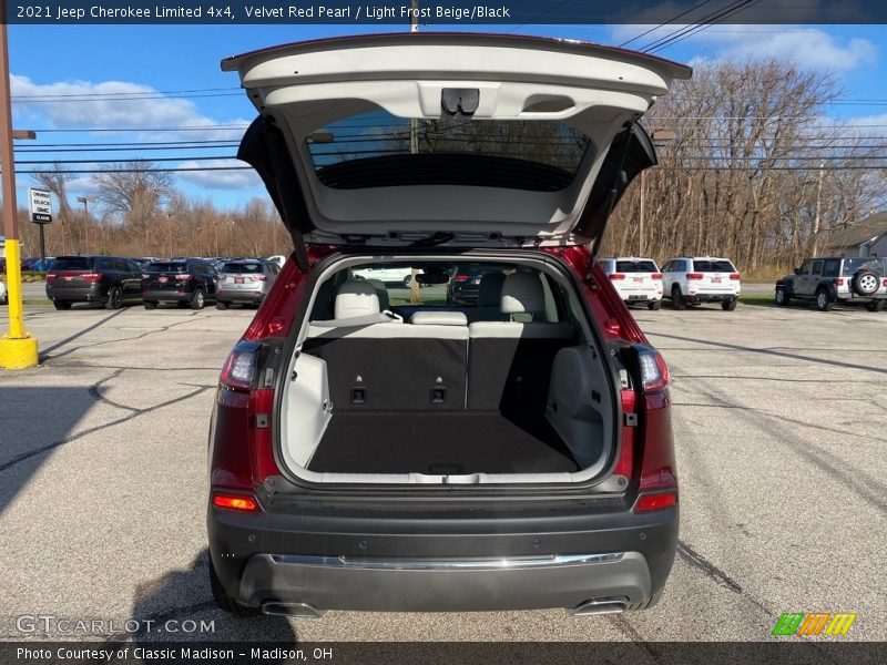 Velvet Red Pearl / Light Frost Beige/Black 2021 Jeep Cherokee Limited 4x4