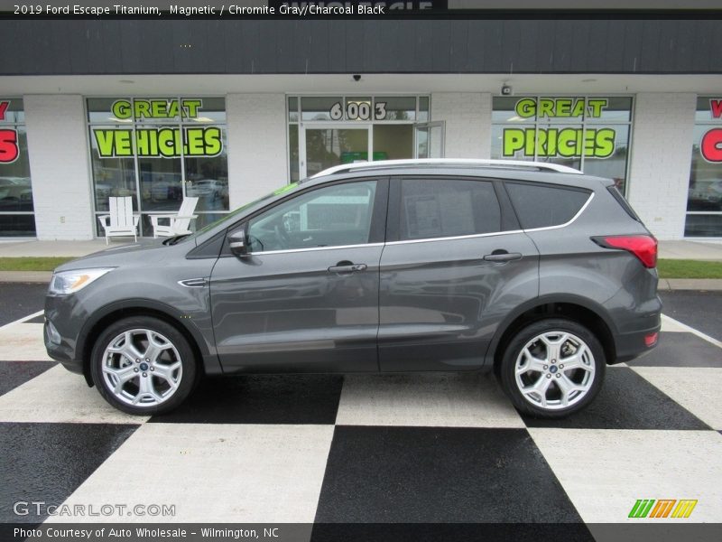 Magnetic / Chromite Gray/Charcoal Black 2019 Ford Escape Titanium