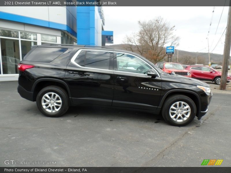 Mosaic Black Metallic / Jet Black 2021 Chevrolet Traverse LT AWD