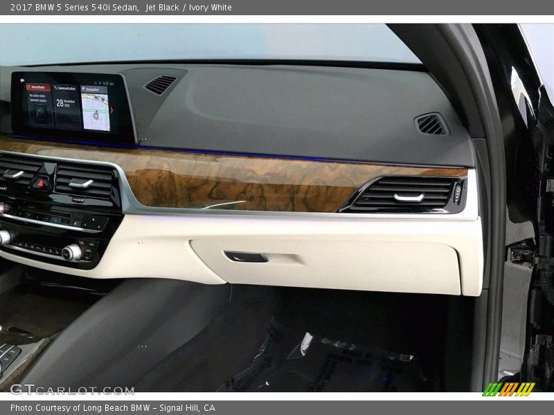 Jet Black / Ivory White 2017 BMW 5 Series 540i Sedan