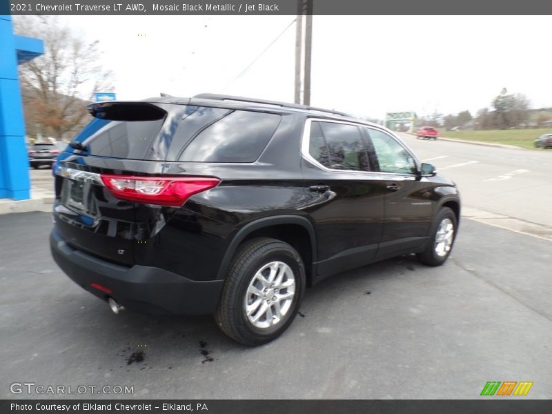 Mosaic Black Metallic / Jet Black 2021 Chevrolet Traverse LT AWD