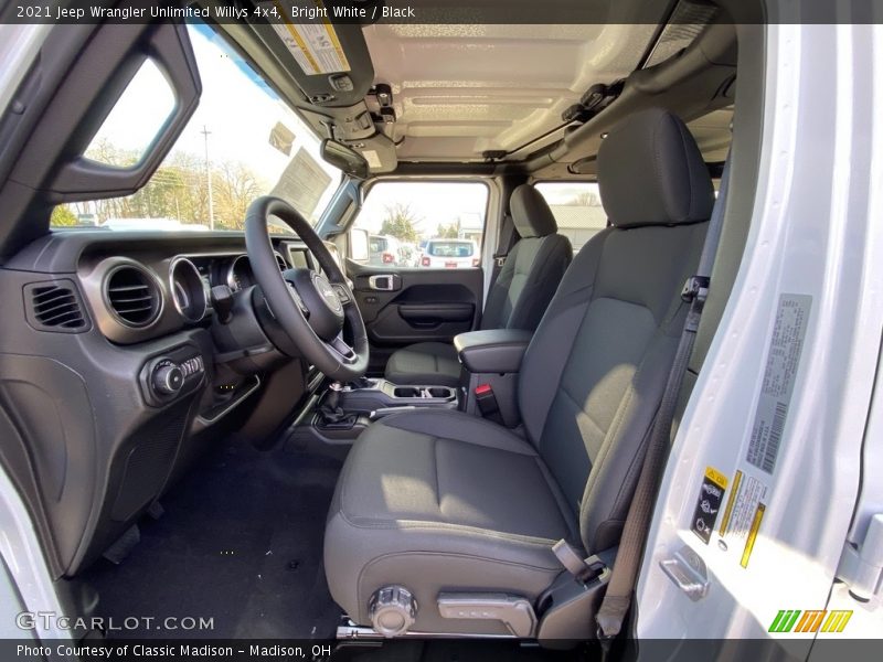 Bright White / Black 2021 Jeep Wrangler Unlimited Willys 4x4