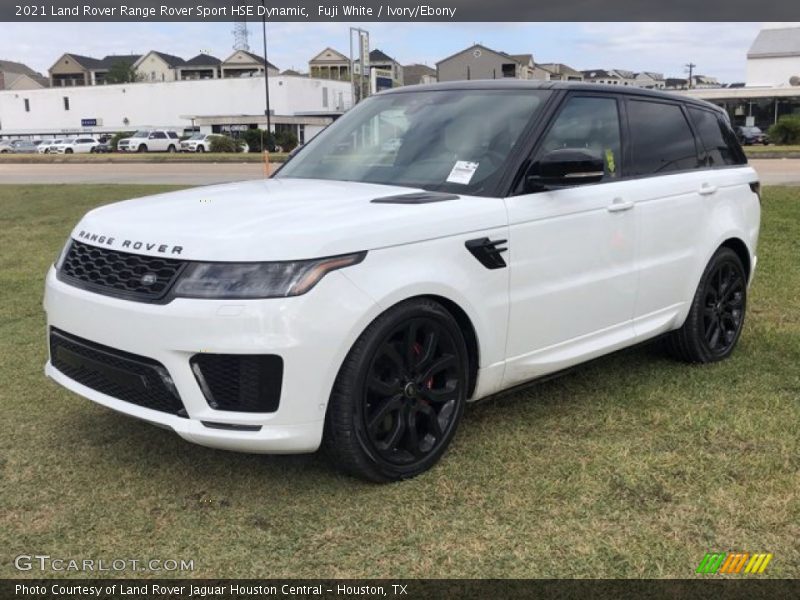 Front 3/4 View of 2021 Range Rover Sport HSE Dynamic