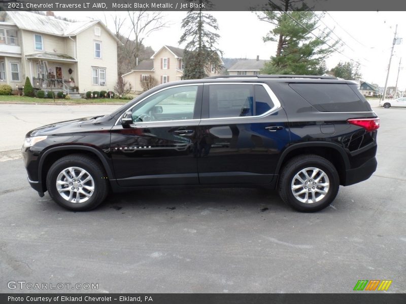 Mosaic Black Metallic / Jet Black 2021 Chevrolet Traverse LT AWD