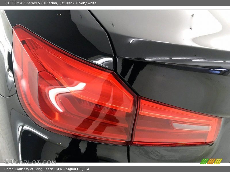 Jet Black / Ivory White 2017 BMW 5 Series 540i Sedan