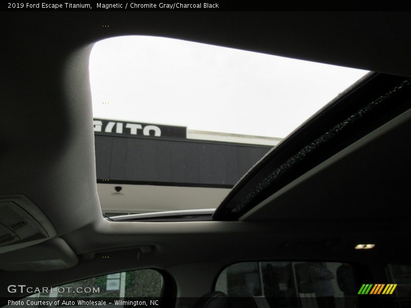 Magnetic / Chromite Gray/Charcoal Black 2019 Ford Escape Titanium