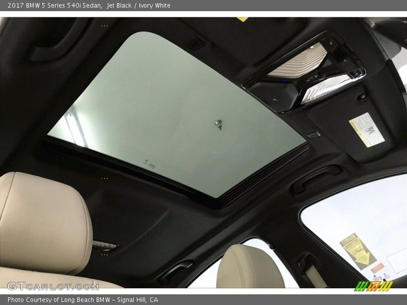 Jet Black / Ivory White 2017 BMW 5 Series 540i Sedan
