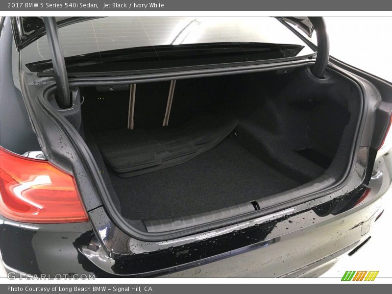 Jet Black / Ivory White 2017 BMW 5 Series 540i Sedan