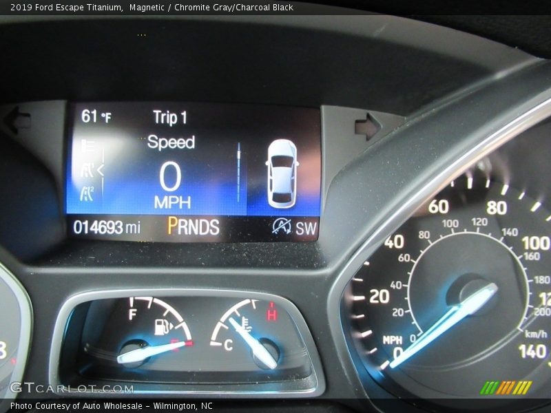 Magnetic / Chromite Gray/Charcoal Black 2019 Ford Escape Titanium