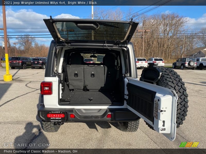 Bright White / Black 2021 Jeep Wrangler Unlimited Willys 4x4