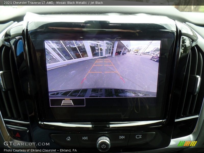 Mosaic Black Metallic / Jet Black 2021 Chevrolet Traverse LT AWD