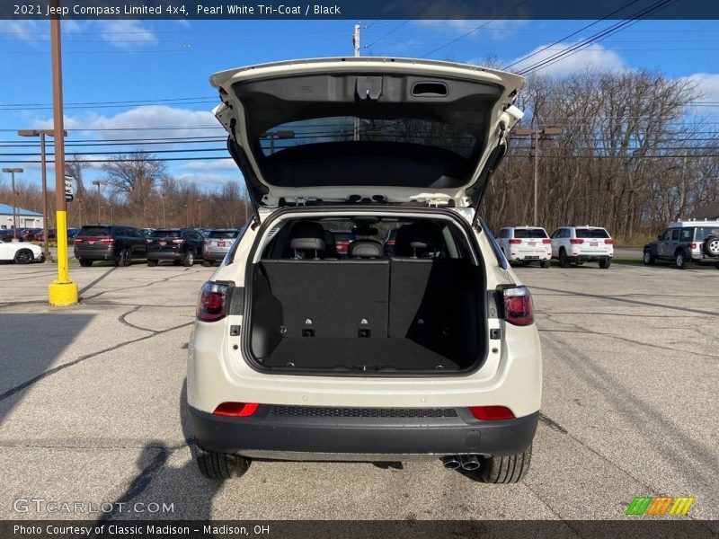 Pearl White Tri–Coat / Black 2021 Jeep Compass Limited 4x4