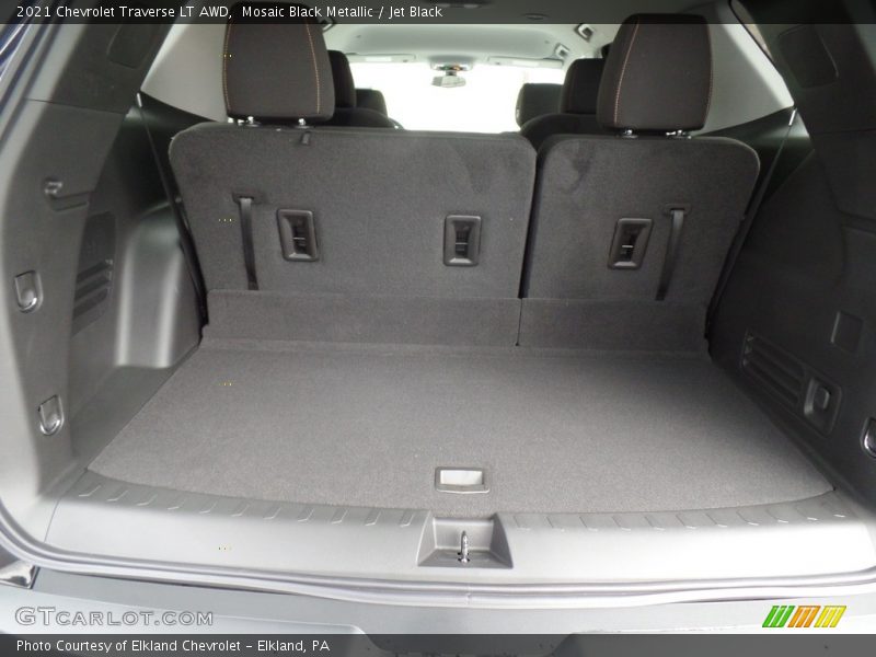 Mosaic Black Metallic / Jet Black 2021 Chevrolet Traverse LT AWD