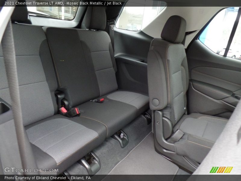 Mosaic Black Metallic / Jet Black 2021 Chevrolet Traverse LT AWD