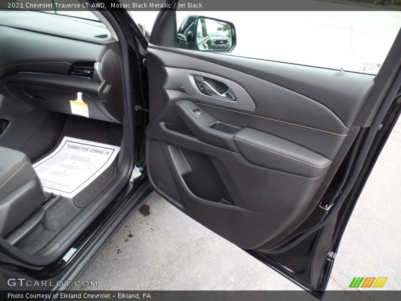 Mosaic Black Metallic / Jet Black 2021 Chevrolet Traverse LT AWD