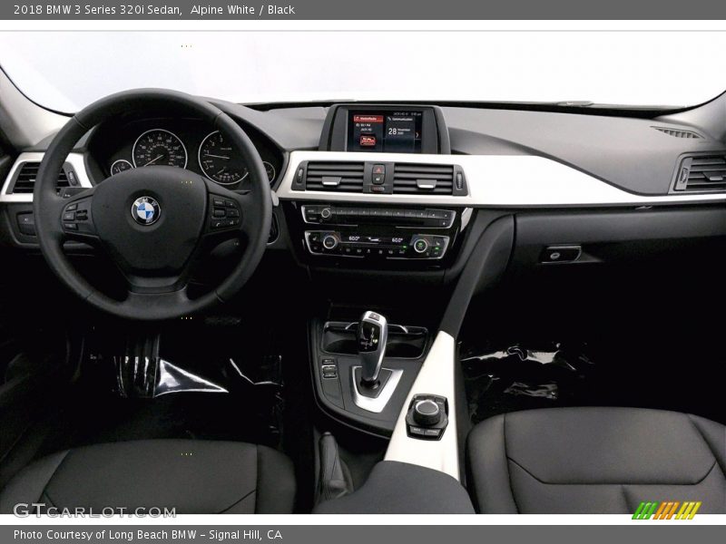 Alpine White / Black 2018 BMW 3 Series 320i Sedan