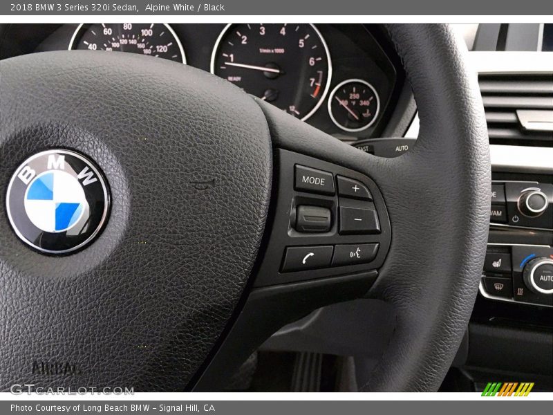 Alpine White / Black 2018 BMW 3 Series 320i Sedan