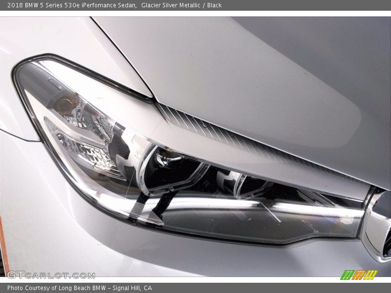 Glacier Silver Metallic / Black 2018 BMW 5 Series 530e iPerfomance Sedan