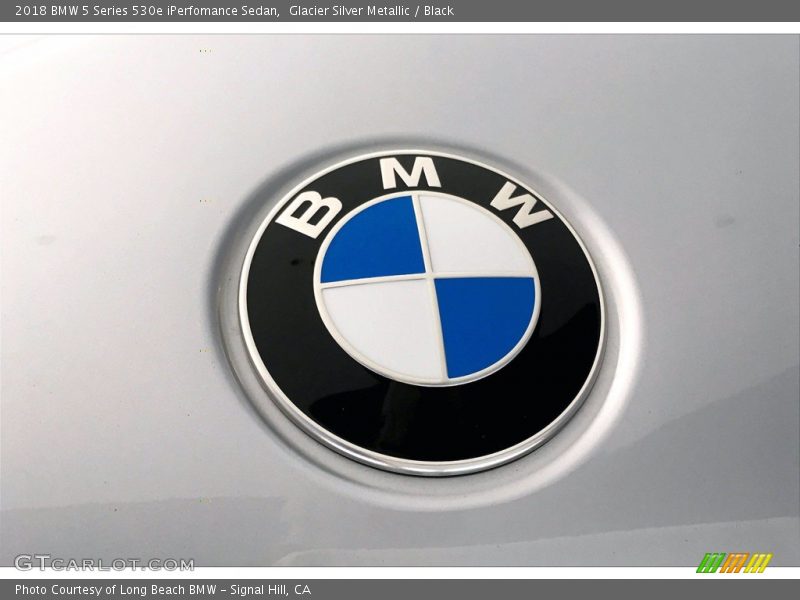 Glacier Silver Metallic / Black 2018 BMW 5 Series 530e iPerfomance Sedan