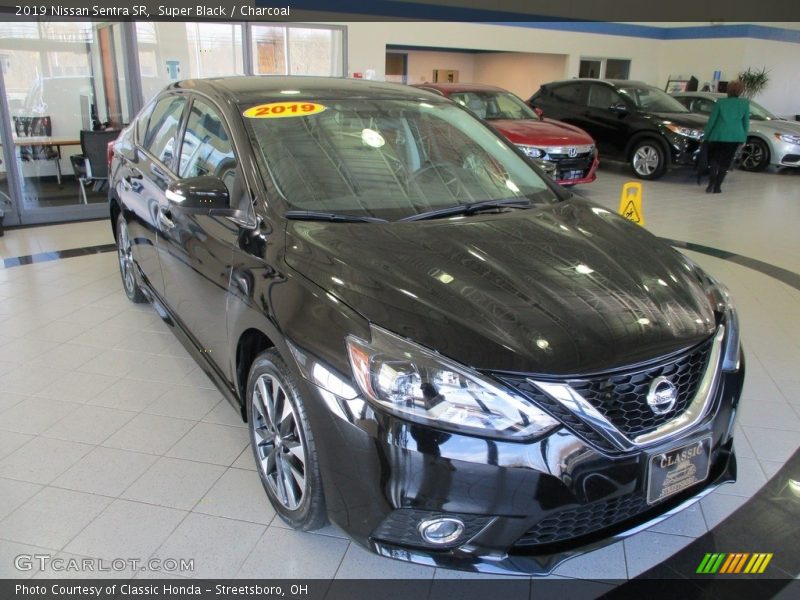 Super Black / Charcoal 2019 Nissan Sentra SR