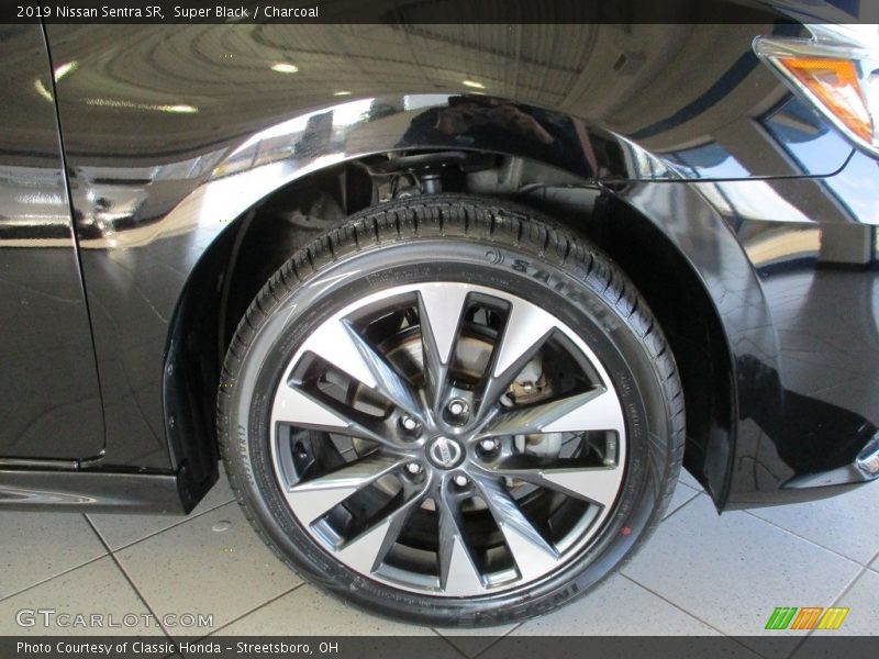 Super Black / Charcoal 2019 Nissan Sentra SR